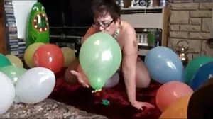بالغ سنہرے بالوں والی stepmom ایریکا fucks سوتیلے بیٹے بھی بے چین!
