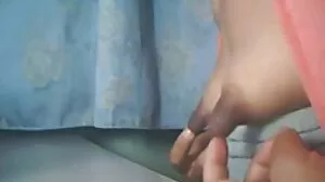 Fantas بڑے پیمانے پر مساج: قدرتی busty masseuse مونا آذر سواری اس کے بڑے سیاہ ڈک پر PornHD