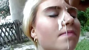 Busty آبنوس سواری میں ایک ڈک کے باتھ روم