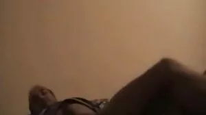 Busty سنہرے بالوں والی MILF خود کو پایا ایک کھلونا کے ساتھ کھیلنے کے لئے