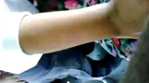 لیٹنا اسپنر بھاڑ میں کھانے کی میز پر